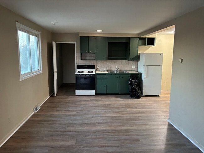 Building Photo - 36564 Bismark Rd