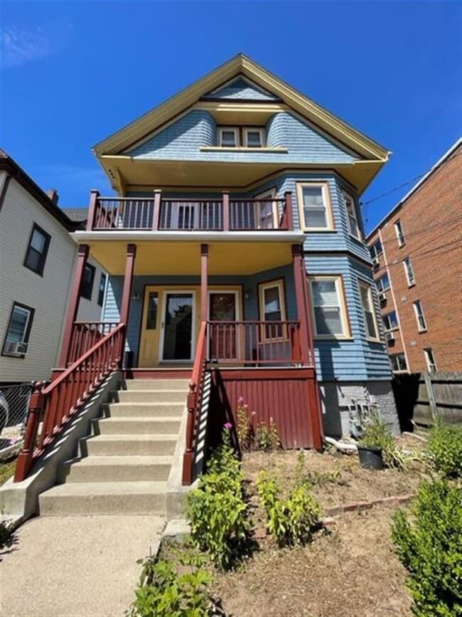 Building Photo - 15 Conwell St Unit 2 Rental