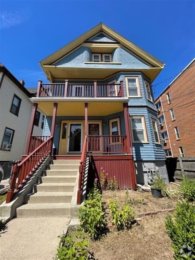 Building Photo - 15 Conwell St Unit 2 Rental