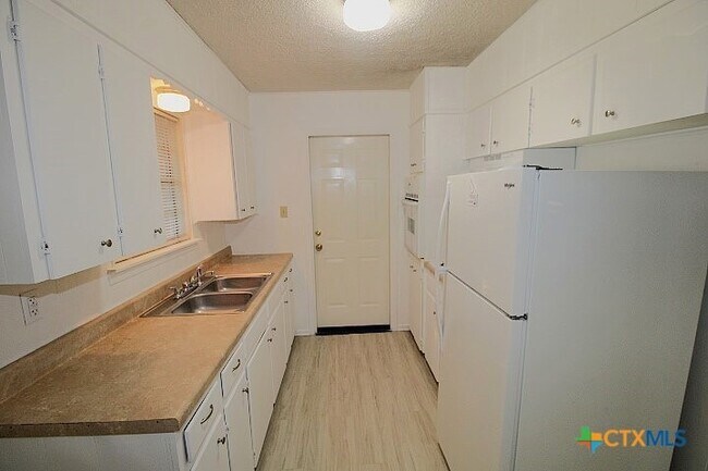 Photo - 512 Creek St