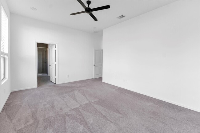 Building Photo - 1426 Northwood Blf Ln