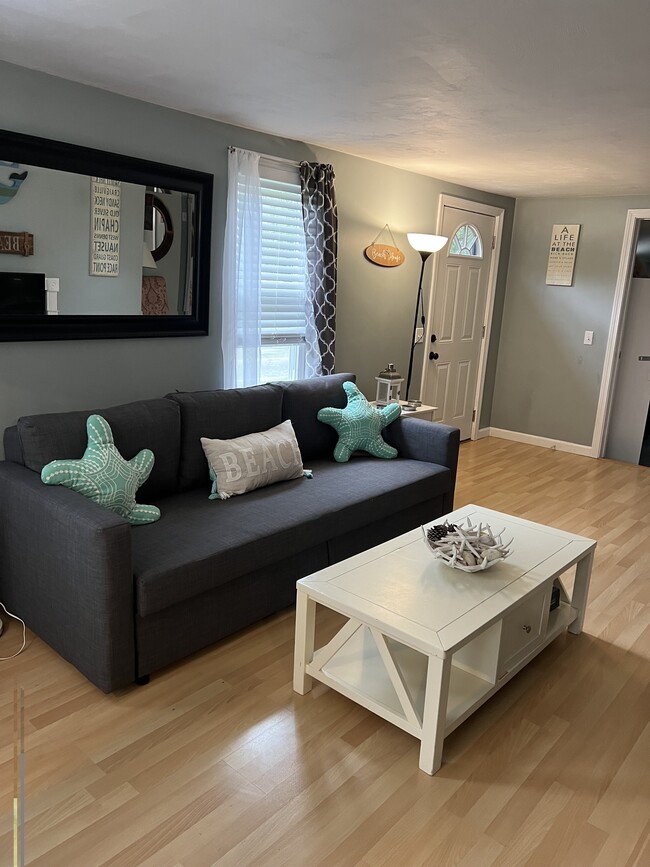 25 Centerville Ave
