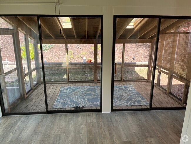 Building Photo - 103 Birdwood Ct Rental