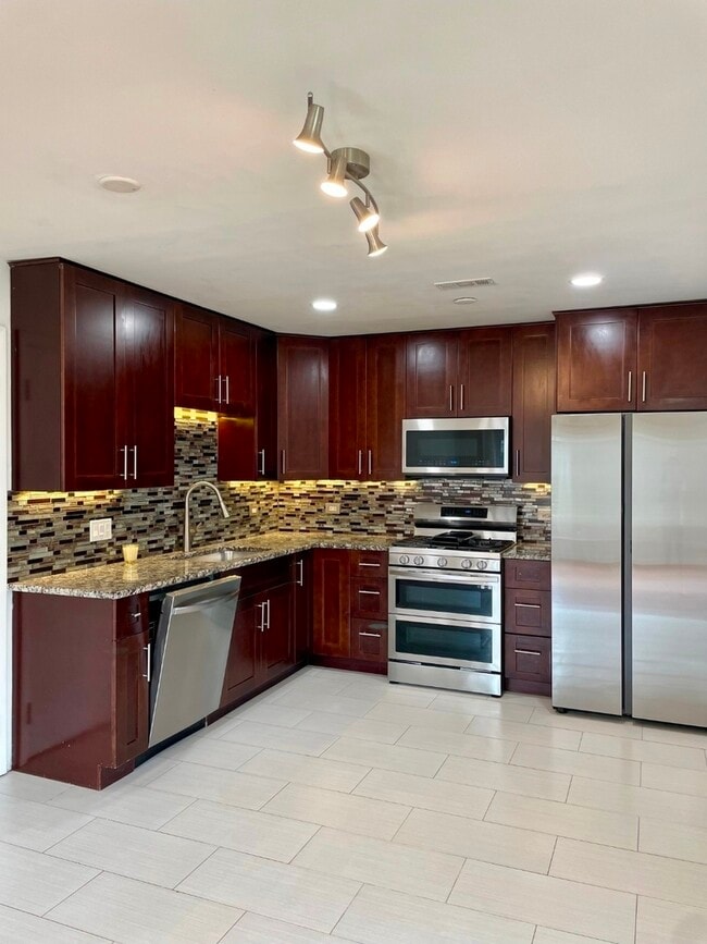 Photo - 1405 Cove Dr