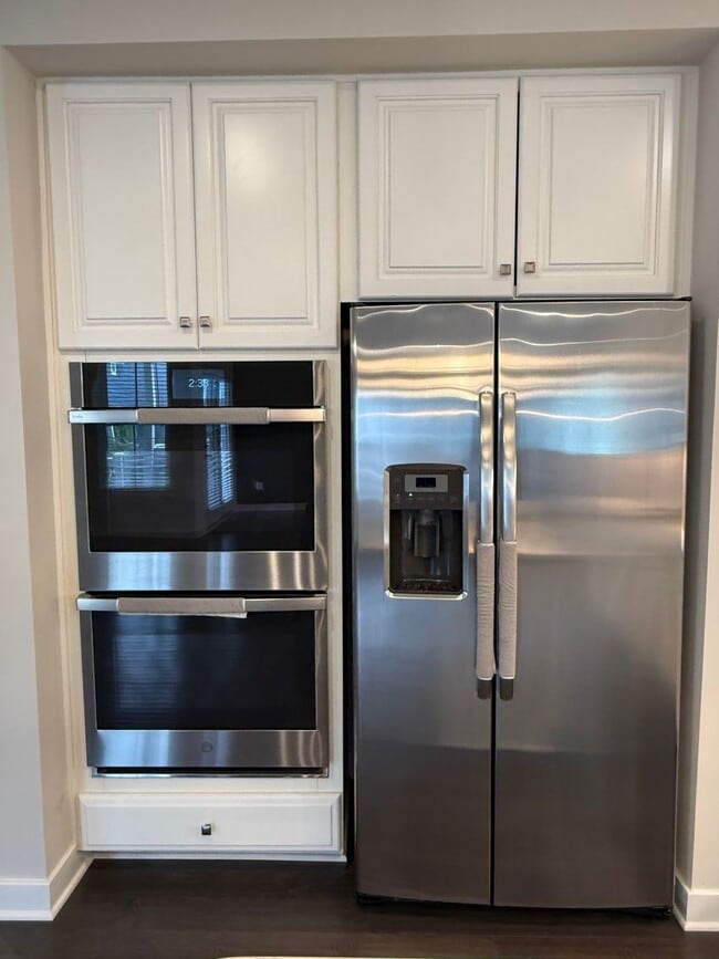 Photo - Stunning Greenleigh Home with 4 Bedrooms, 4.5 Baths & Designer Kitchen
