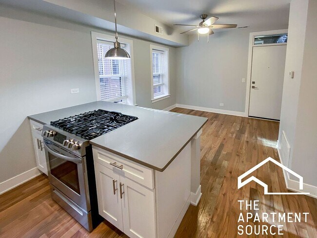 Photo - 344 W Dickens Ave