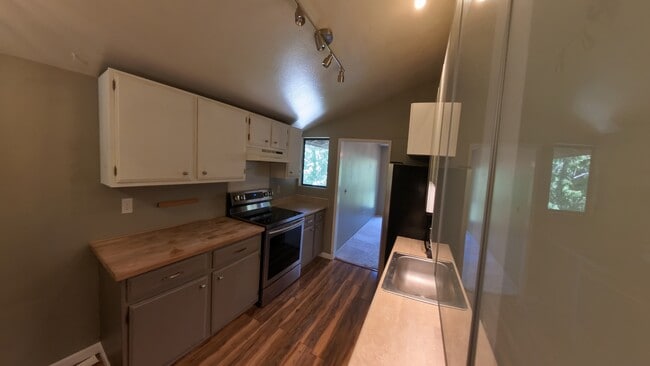 Kitchen - 19124 61st Place NE