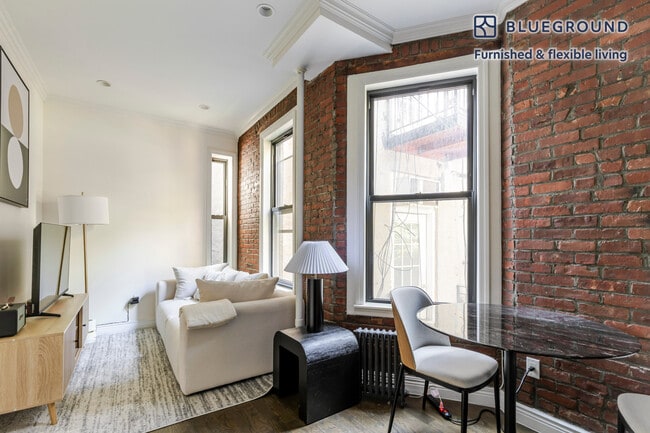 Building Photo - 223 Mott St Rental