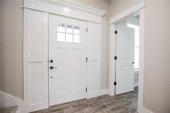 Photo - 104 White Oak St