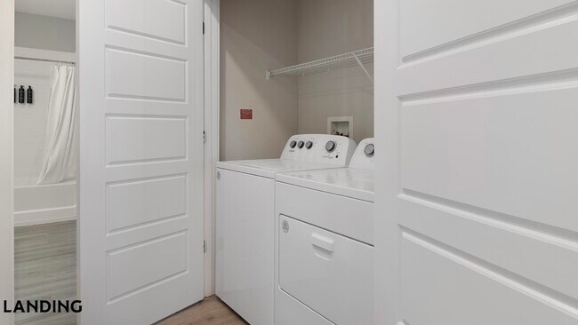 3060 Southcreek Blvd Unit 7-211