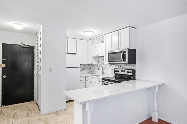 Photo - 4250 N Marine Dr Unit 1523