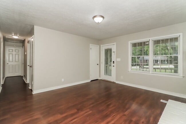 Photo - 155 Sunny Ln