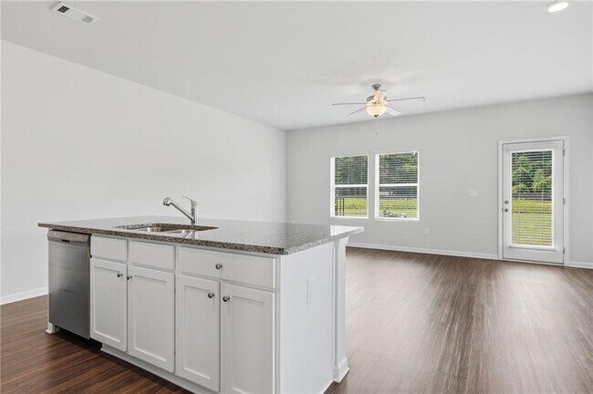 Photo - 157 Vlg Grn Dr NW