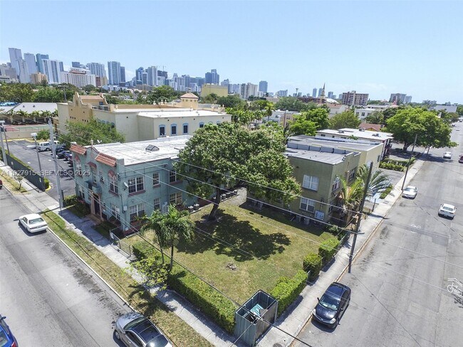 Photo - 237 NW 10th Ave Unit 1