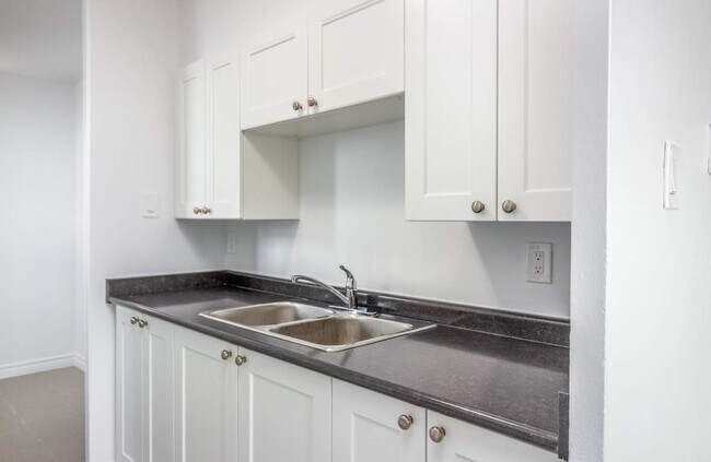 Photo - Westdale Apartments