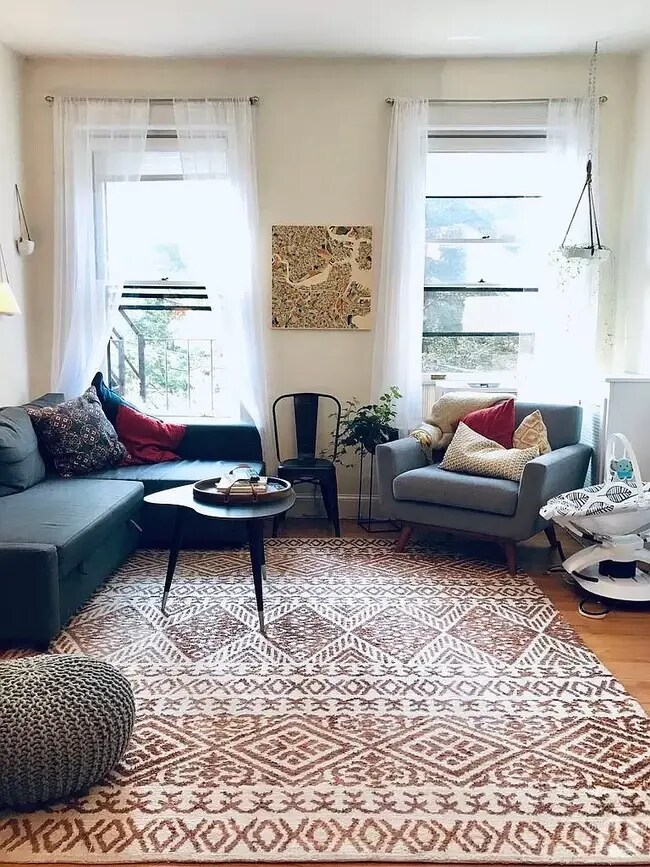 Building Photo - 1053 Beacon St Rental