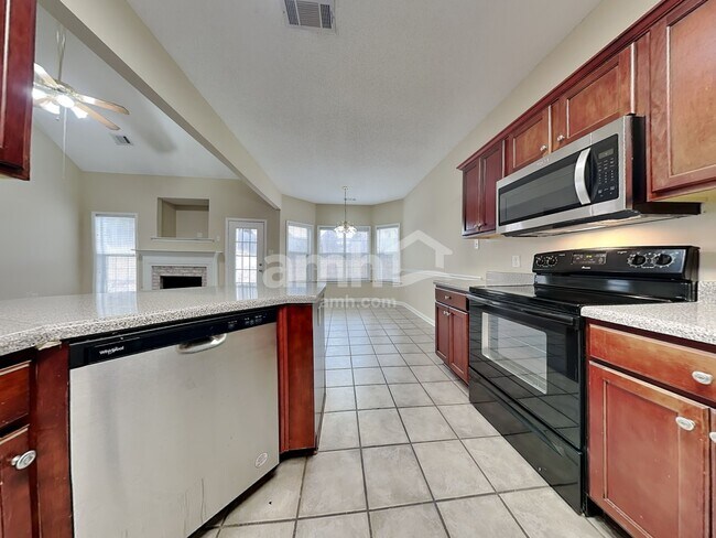 Photo - 10162 Lynham Dr