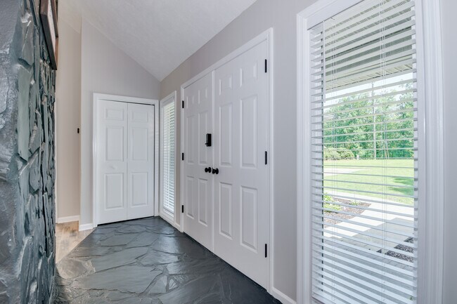 Photo - 219 Jasper Rd