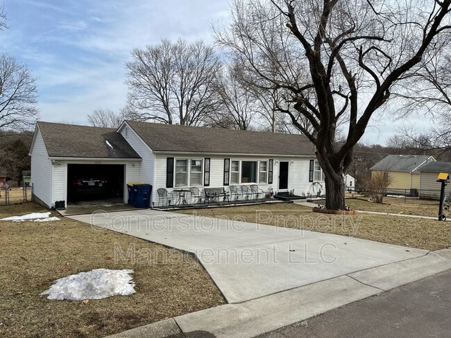 Building Photo - 820 Fir St