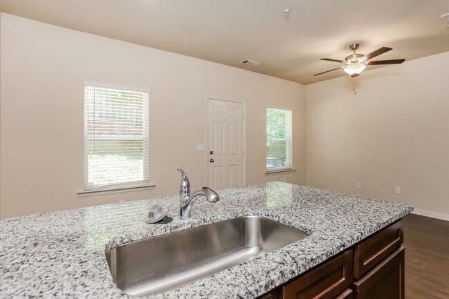 Photo - 408 Highwood Ln