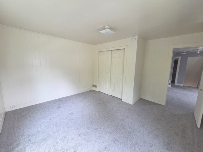 1421 St Marys Ave