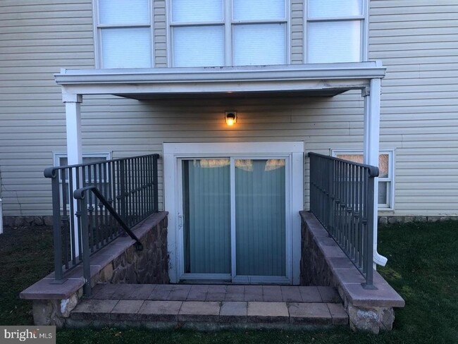 304 Crescent Dr