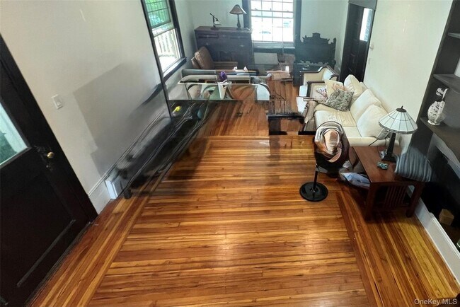 Photo - 27 Dosoris Way