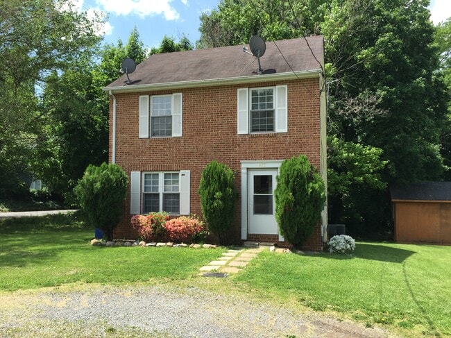 Photo - 335 Duncan Ave