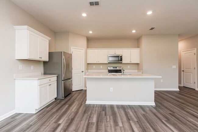 Photo - 807 Kings Pine Ct