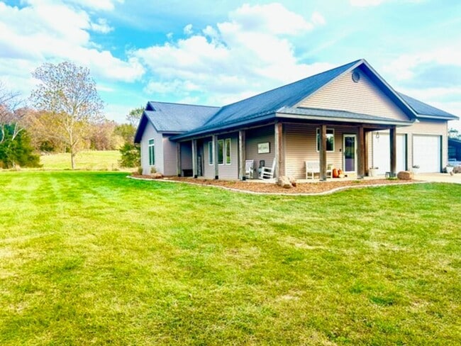 Building Photo - Country Home in Eldon, MO