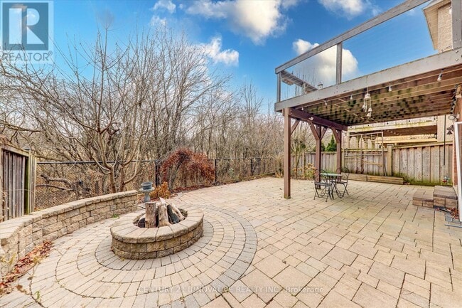 Photo - 53 Angier Crescent