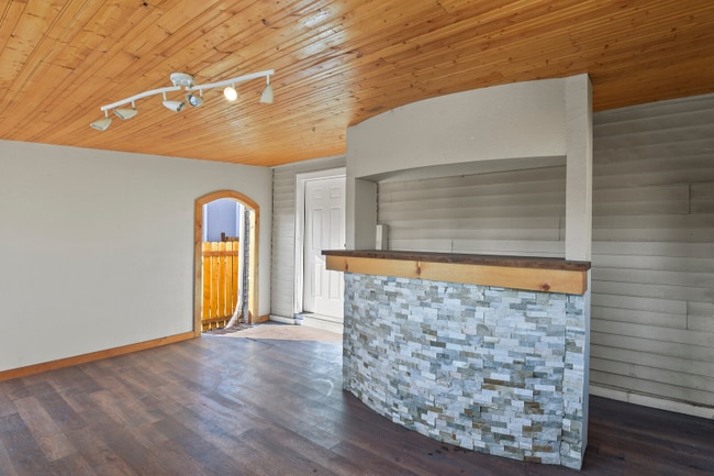 Photo - 104 Stuart St