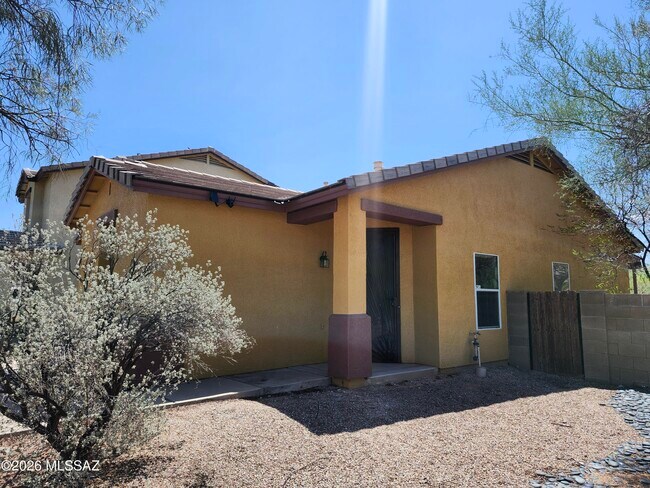 4258 E Wading Pond Dr