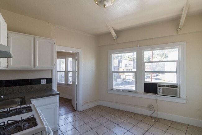 Photo - 1840 Glendale Blvd Apartments Unit 5