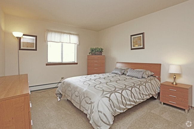 2 BR, 2 BA - Master Bedroom - Apartments of Orland