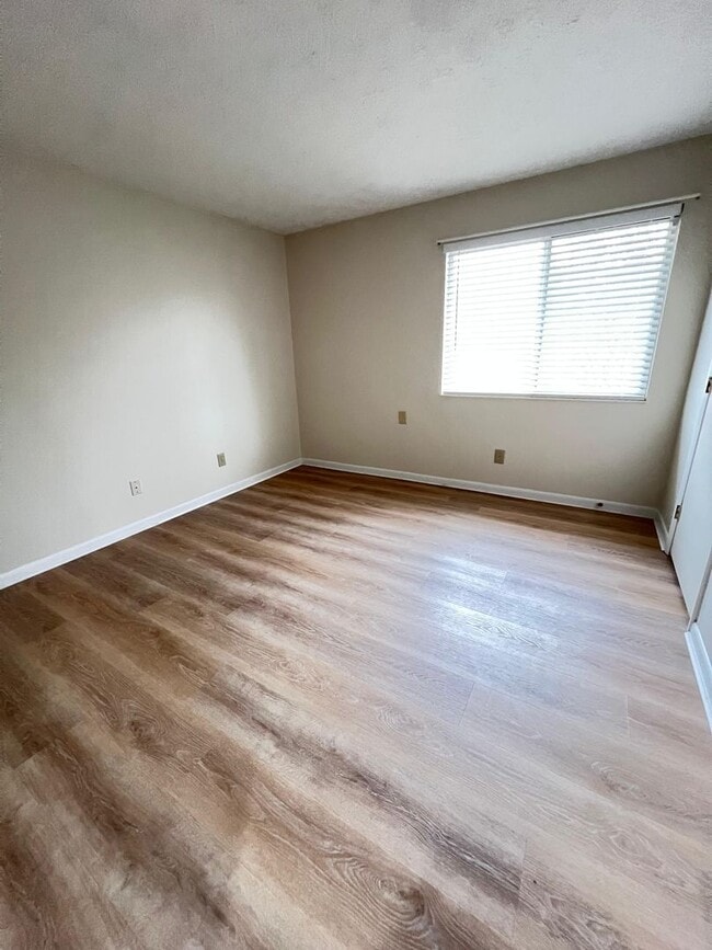 Photo - Bright & Spacious 2-Bedroom Condo in a Prime Florence Location!