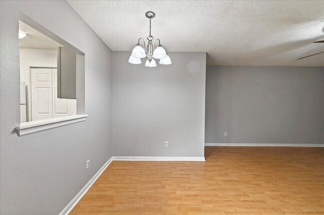 3001 Oak Park Ct