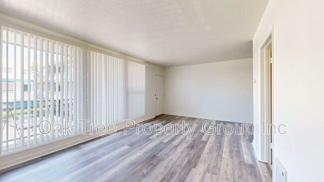Photo - 444 28th St