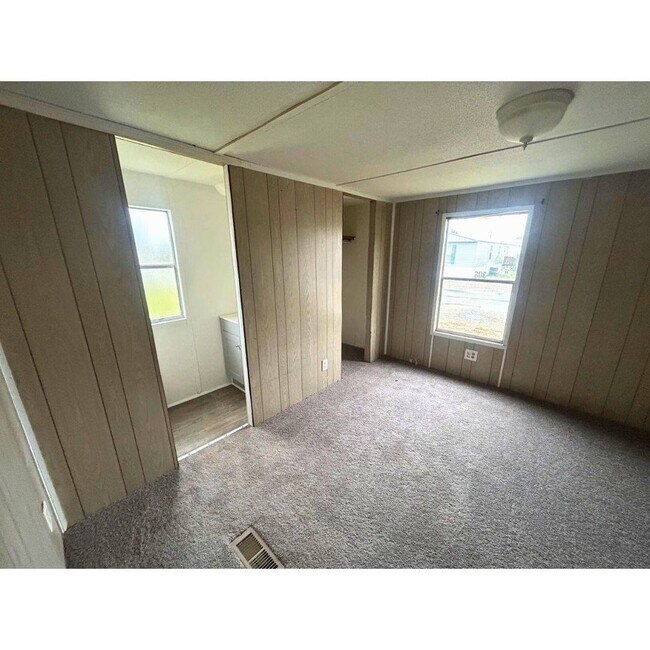 Photo - 308 Walker Ct House