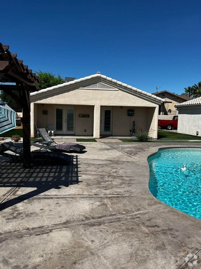 Building Photo - 1 Bed 1 Bathroom Casita UTILITIES INCLUDED! Rental