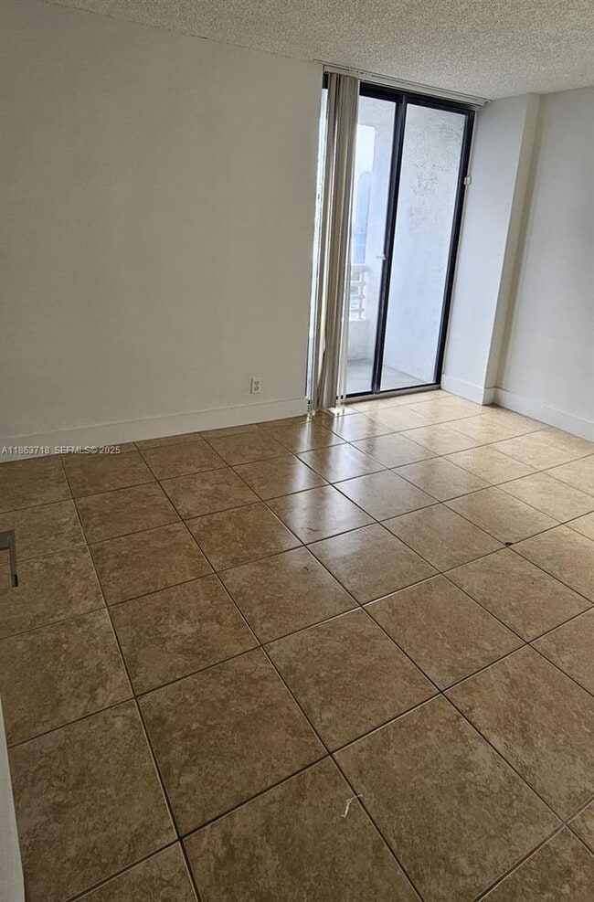 Photo - 3300 NE 192 St