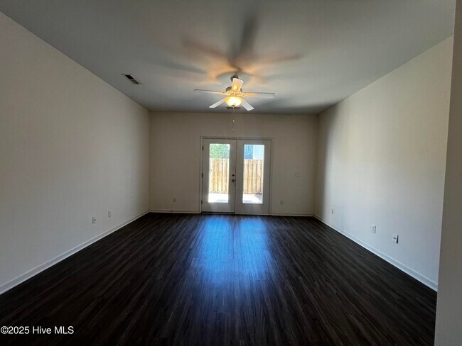 Photo - 57 Dresser Ln Casa Adosada