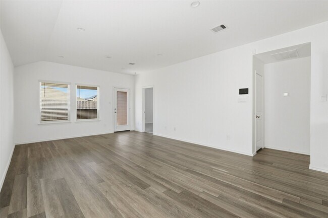 Photo - 5215 Mossdale Blf Ln