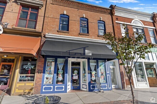 Building Photo - 274 1/2 25th Street, 1 Rental