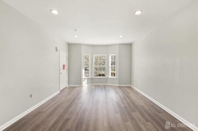 Photo - 102 Forest Dr