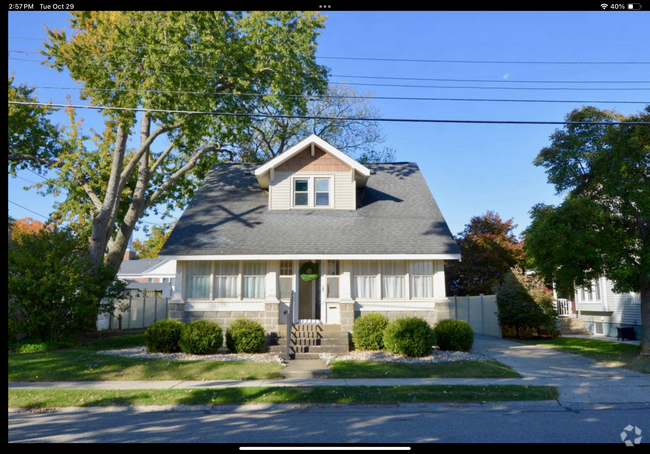 Building Photo - 40 S Centennial St Rental