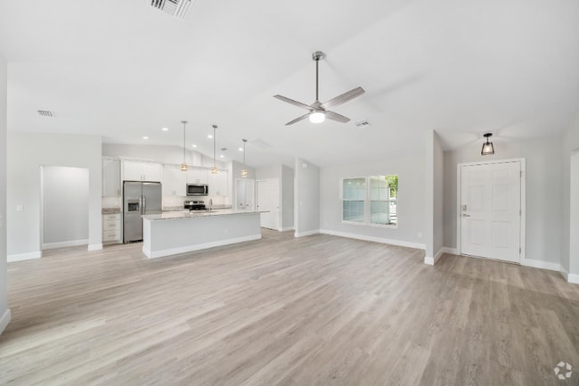 Building Photo - 825 Haleybury St NW Rental