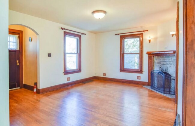 Photo - 2941 Harvey St