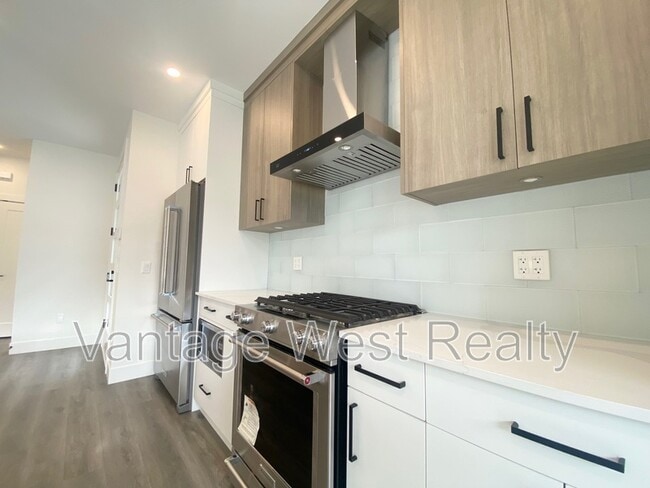 Photo - 867-867 Morrison Ave