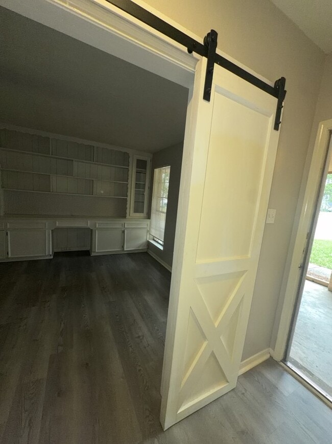 Photo - 16815 Methil Dr